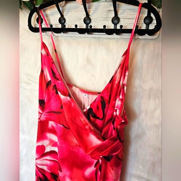 made with ❤️ Floral Romance Strapless Maxi Dress - Picture 2 of 9